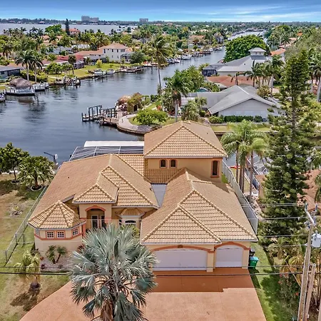 Luxury Waterfront Home Pool, Spa & Dock- Direct Gulf Access, Kayaks Walk To Beach!
